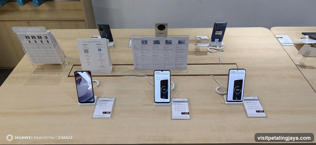 Honor Phone Display Table