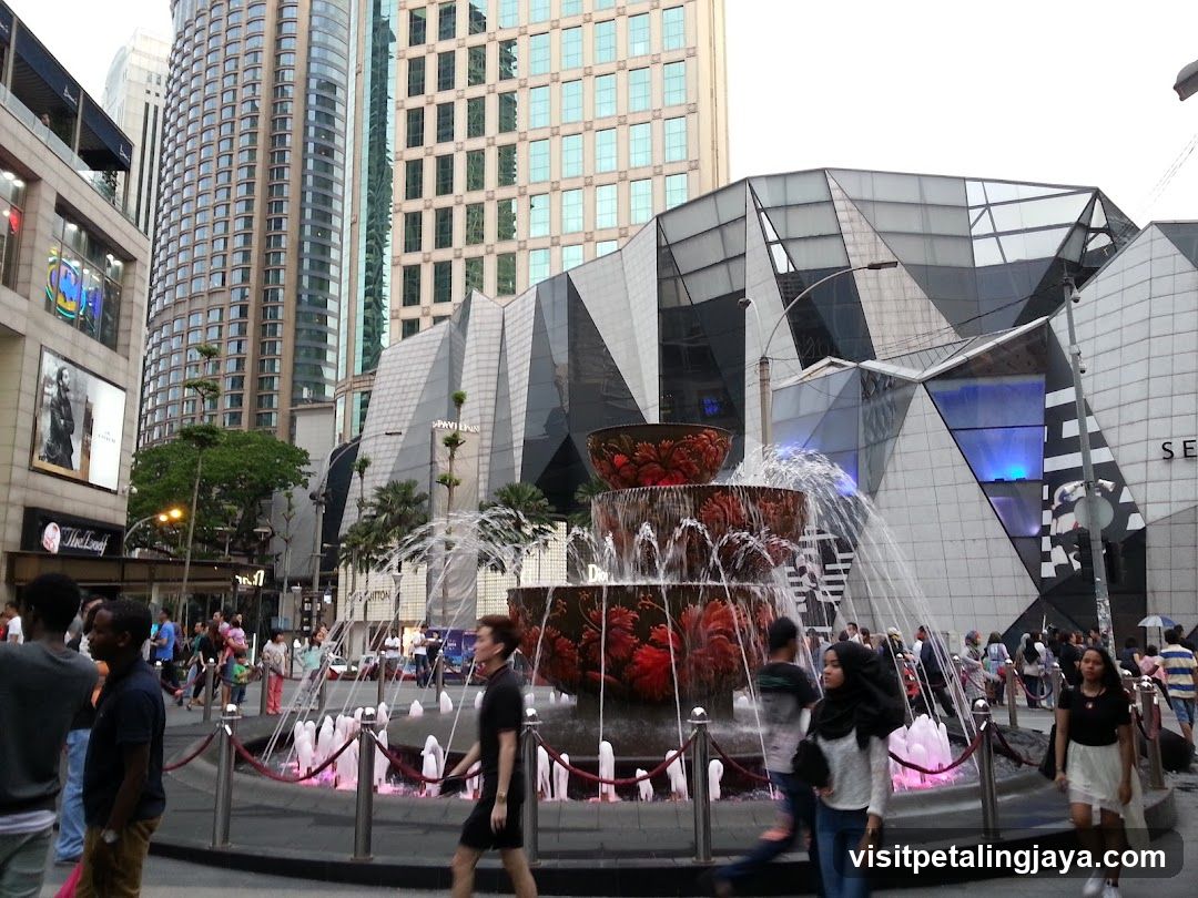 Urban Fountain Scene