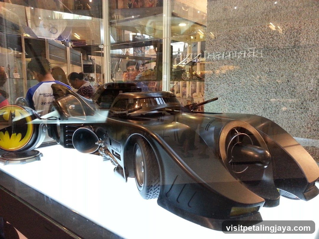 Batman Batmobile Display