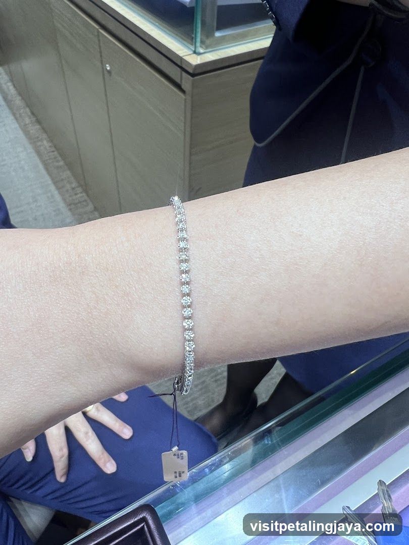 Diamond Bracelet Display