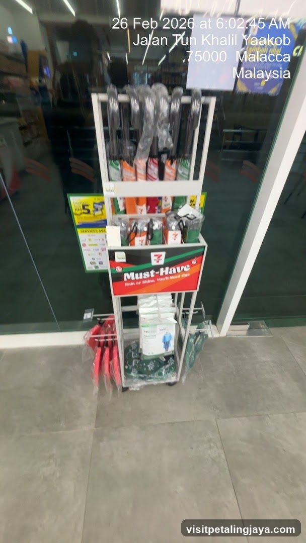 7-Eleven Storefront Display
