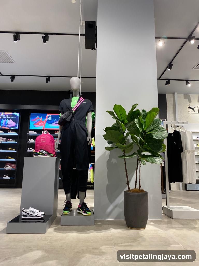 Nike Store Interior Display