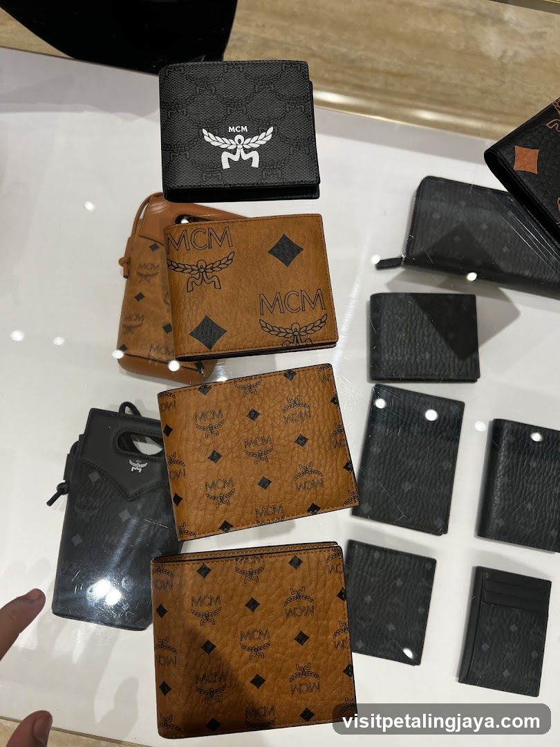MCM Wallet Display