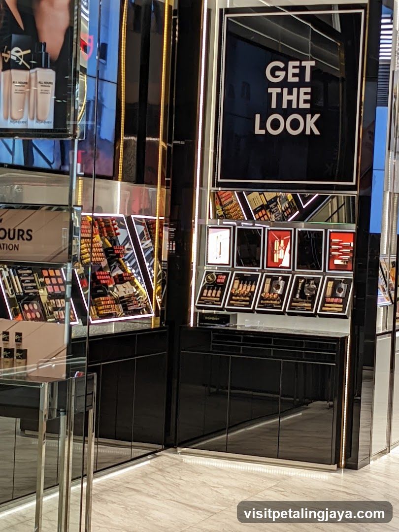 Cosmetics Display