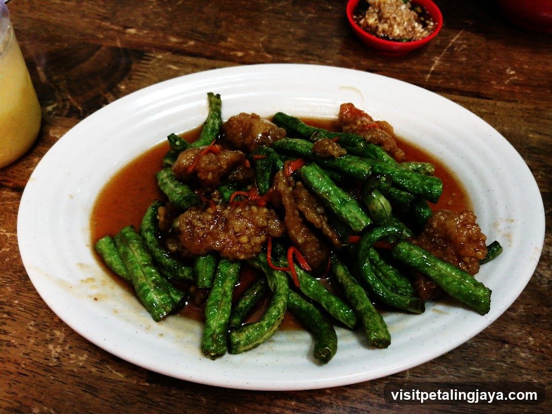 Stir-fried Green Beans with Meatballs
