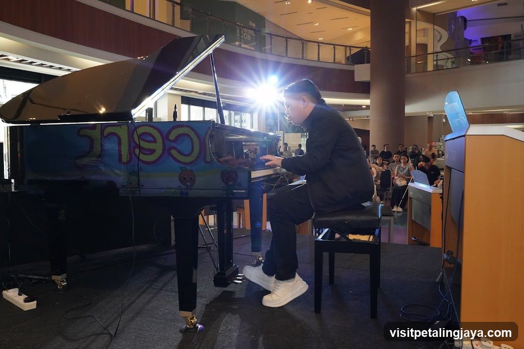 Piano Performance in Mall