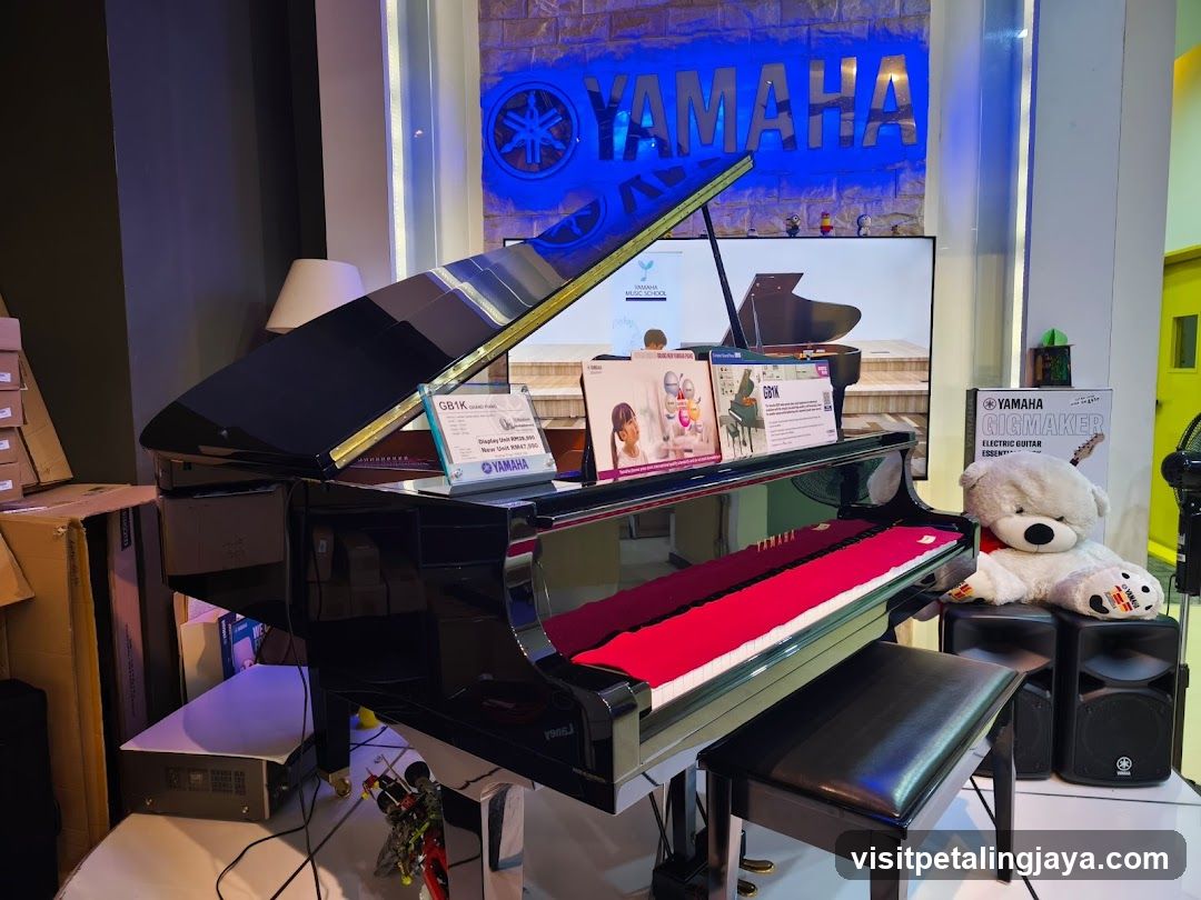 Yamaha Grand Piano Display