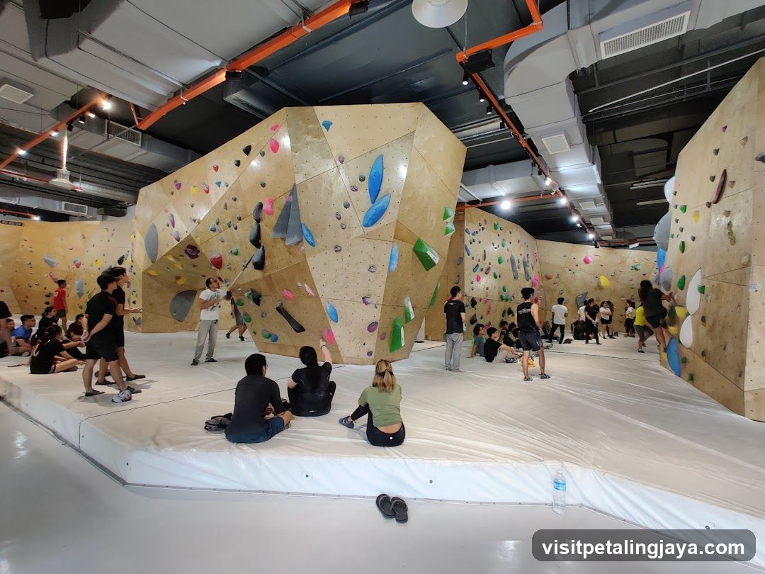 BUMP Bouldering Jaya One