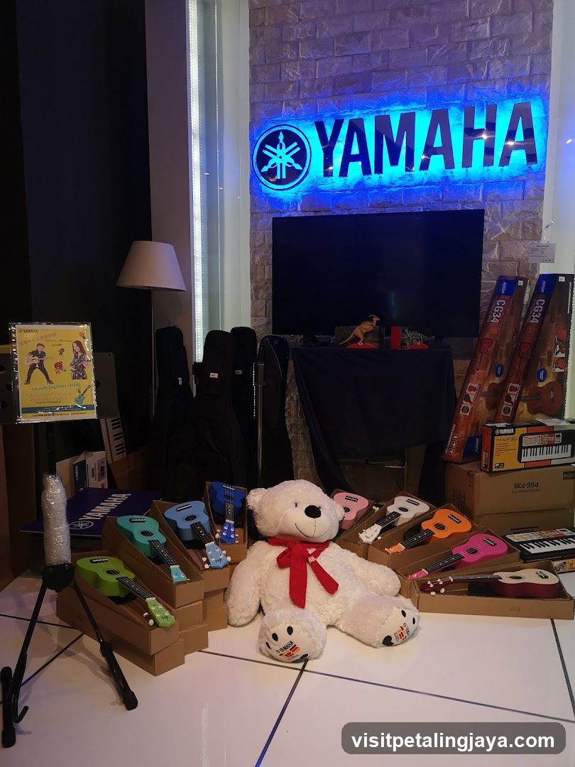 Yamaha Gift Display with Teddy Bear