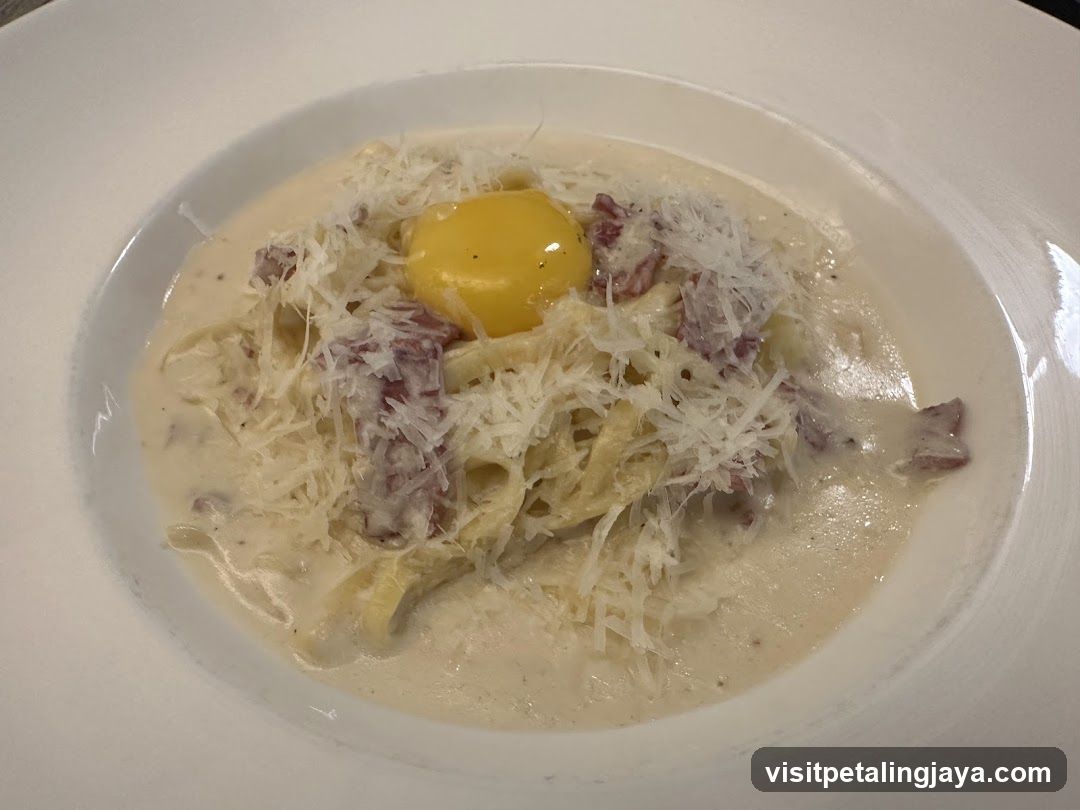 Pasta with Cream Sauce and Egg Yolk