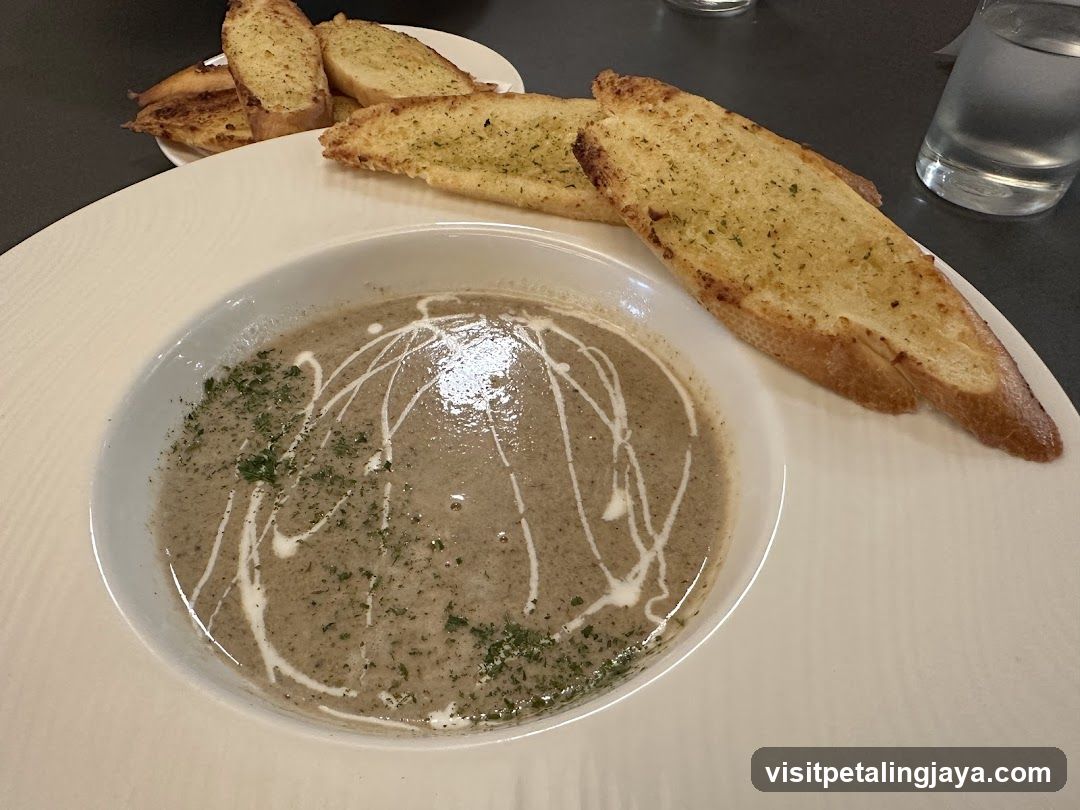 Mushroom Soup with Garlic Bread