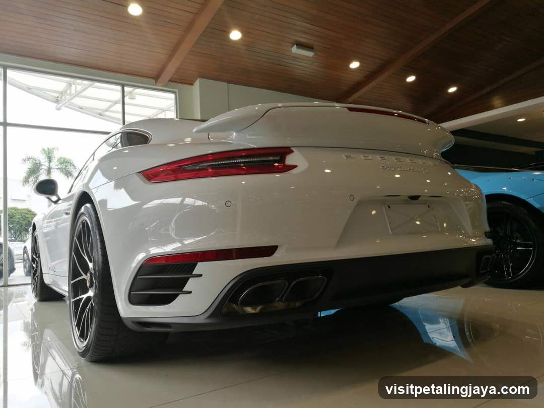 Porsche 911 GT3 Rear View