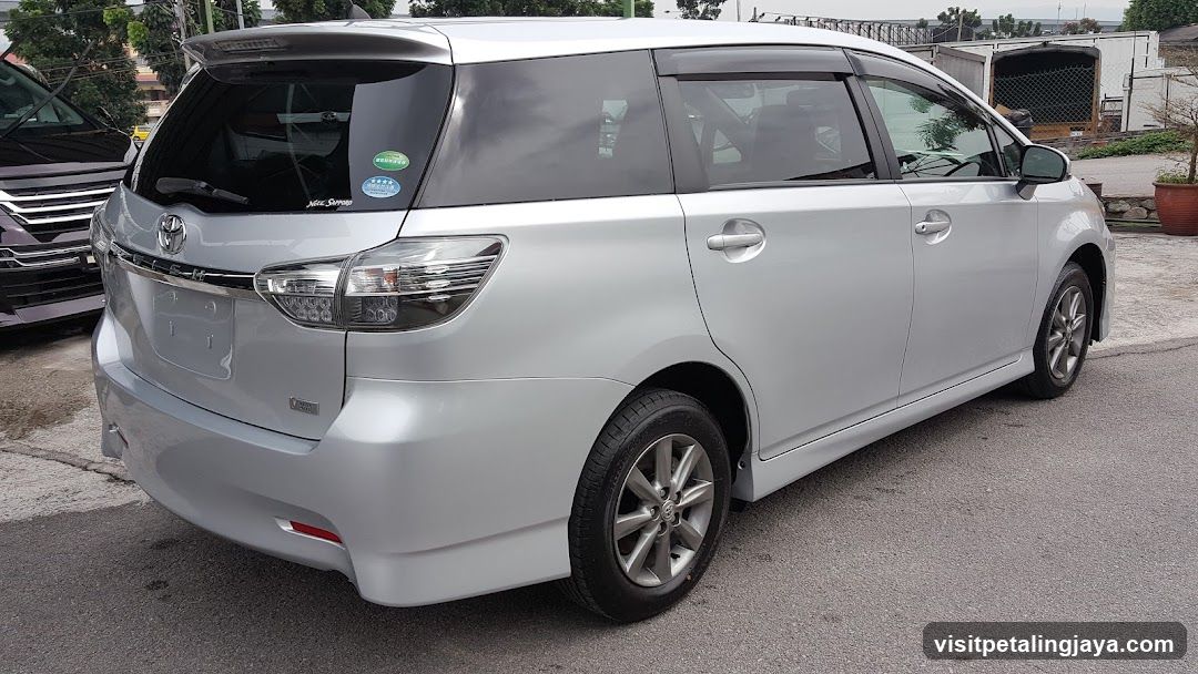 Silver Toyota Sienna Rear View