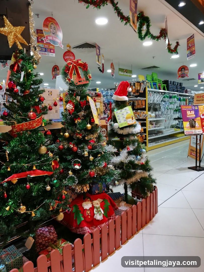 Christmas Decor in Mall