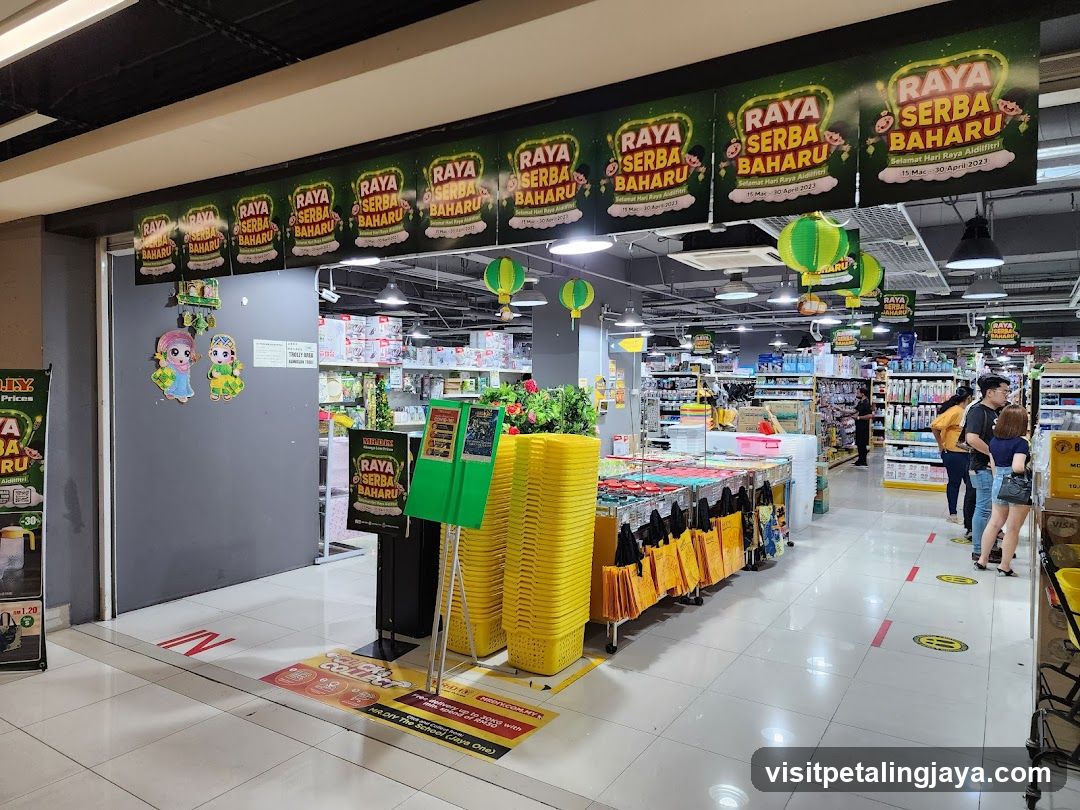 Raya Serba Baharu Store Interior