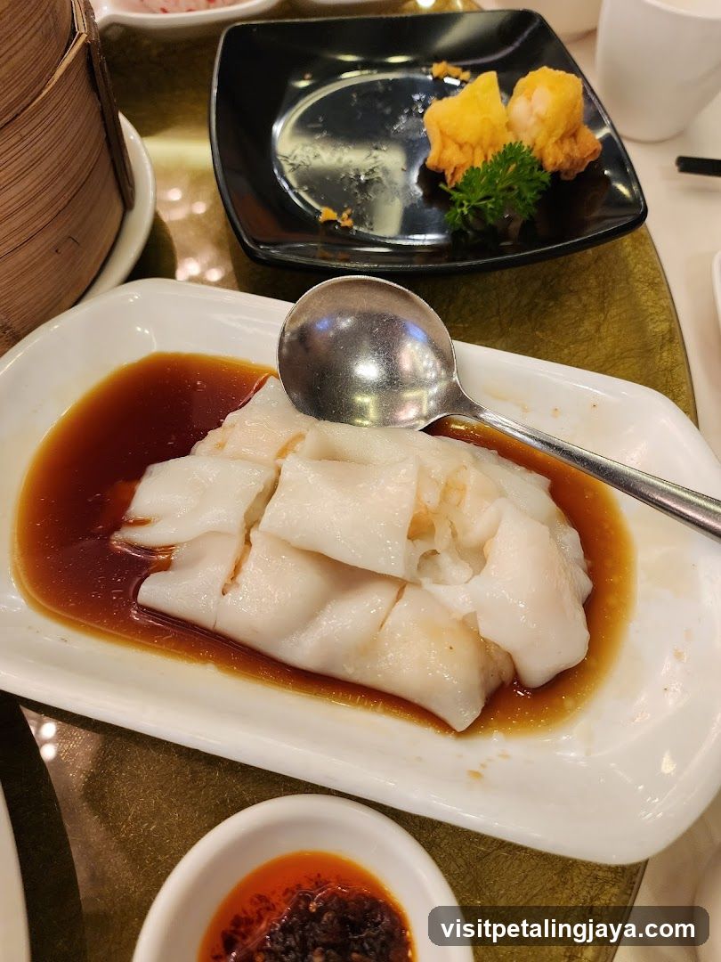 Dim Sum Platter with Rice Rolls and Dumplings