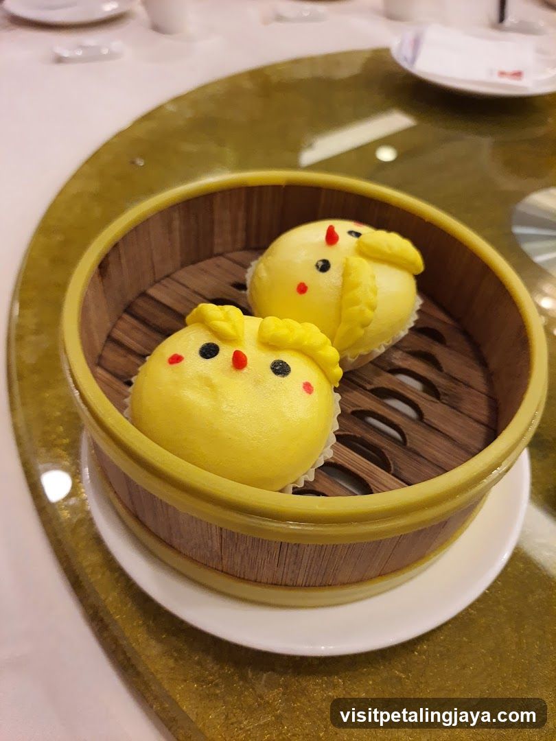 Steamed Chicken Buns