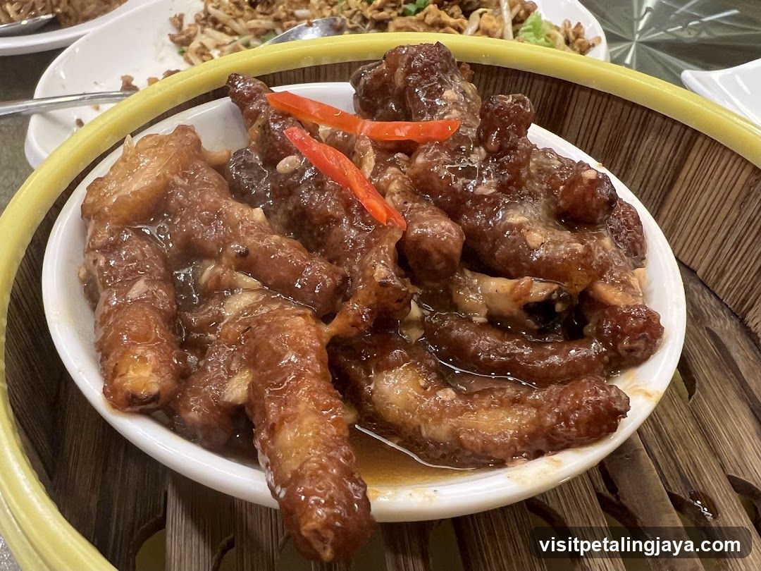 Braised Chicken Feet with Chili Peppers