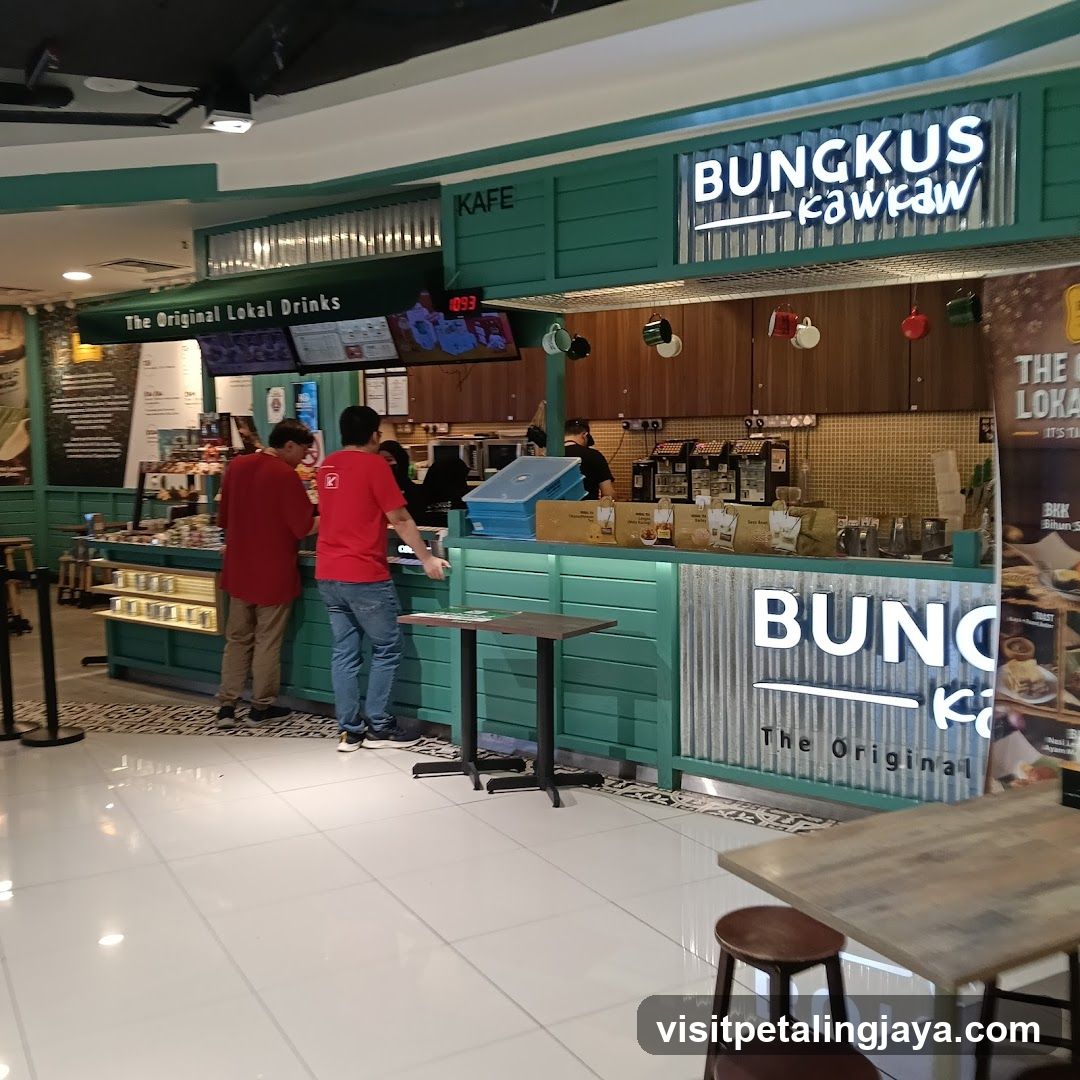 Bungkus Kawraw Kafe Interior