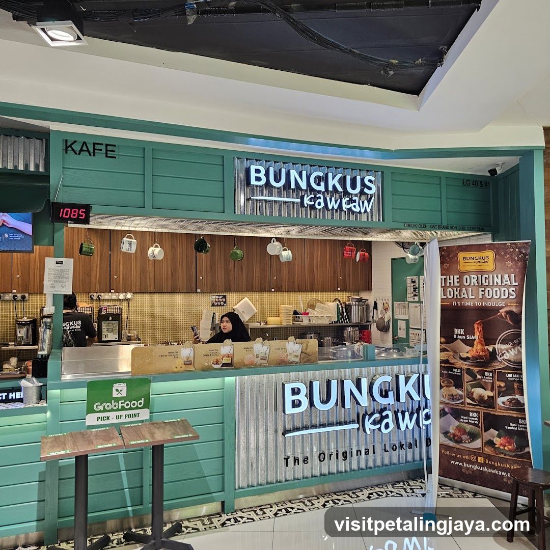 Bungkus Kawaw Kafe Interior