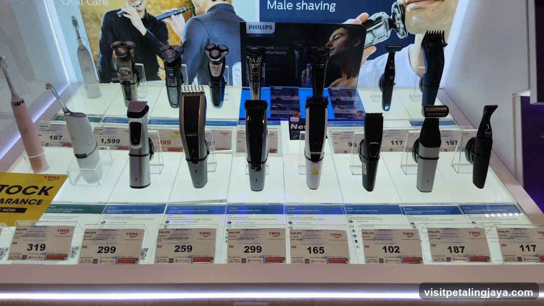 Philips Grooming Products Display