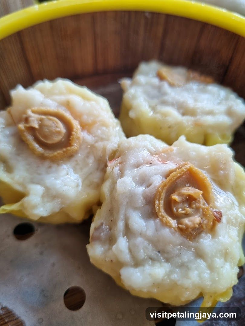 Steamed Dumplings with Shrimp and Abalone
