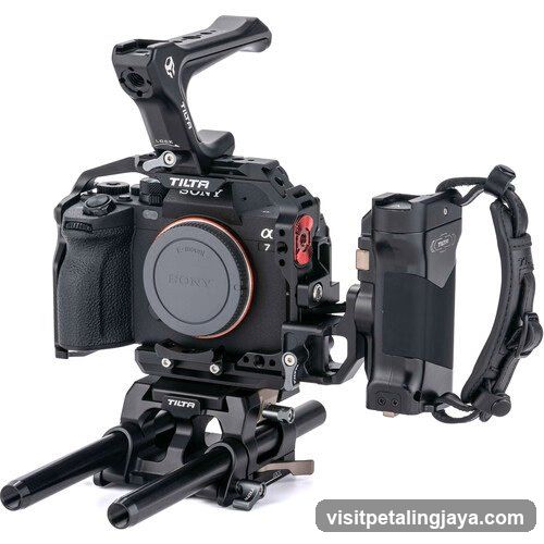 Camera Rig with Tilt-Shift Lens Mount