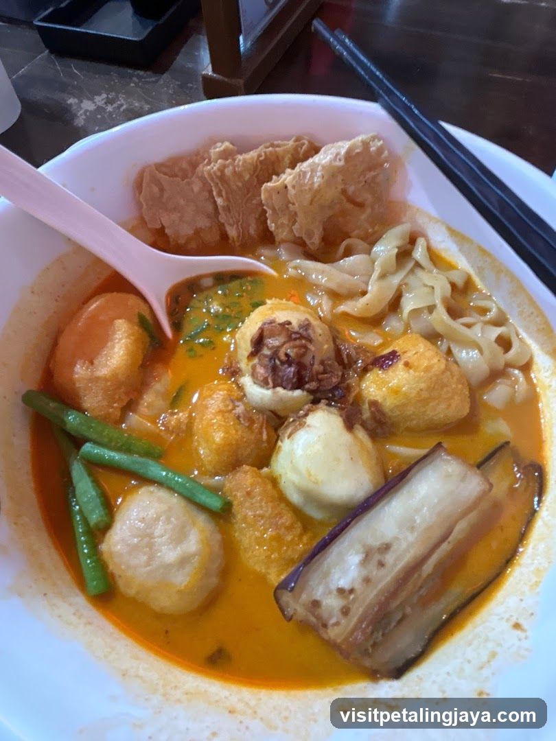 Spicy Noodle Bowl with Tofu and Vegetables
