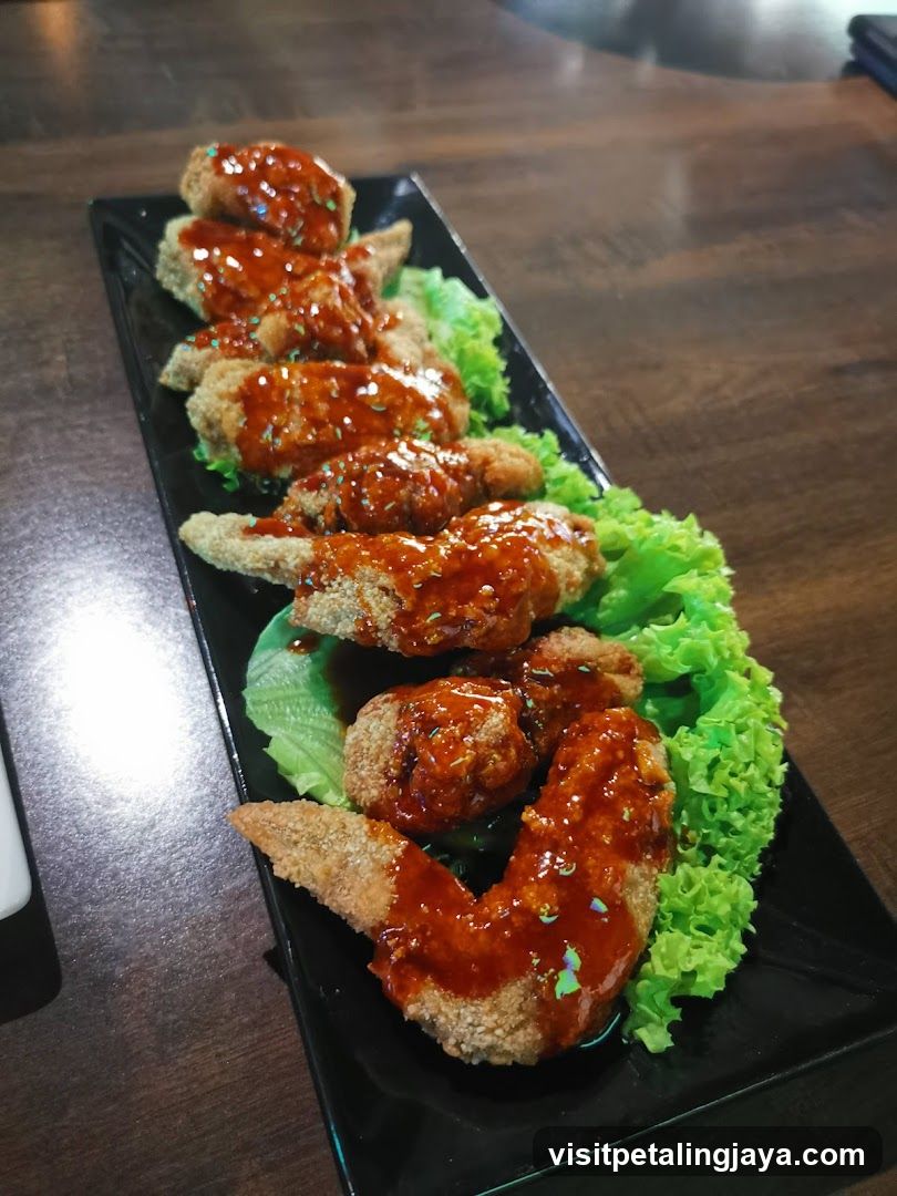 Crispy Chicken Wings with Sauce