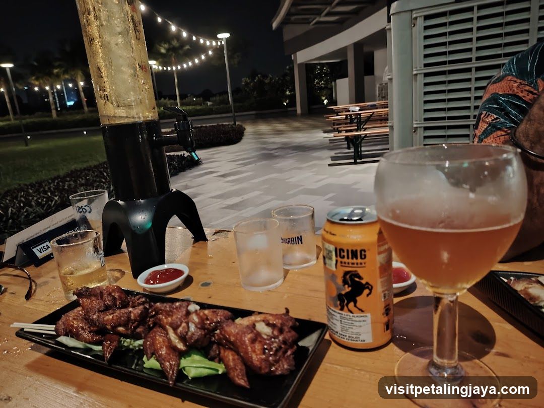 Outdoor Dining Night Scene