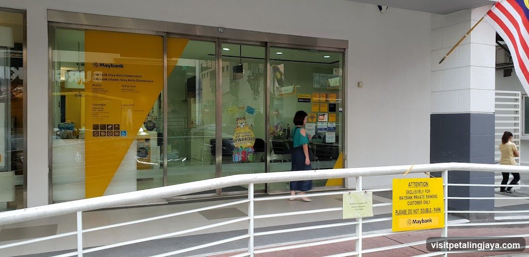 Maybank (Giza Kota Damansara)