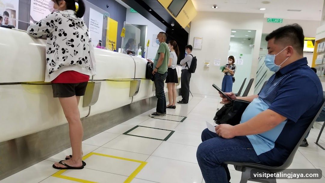 Queue at a bank counter