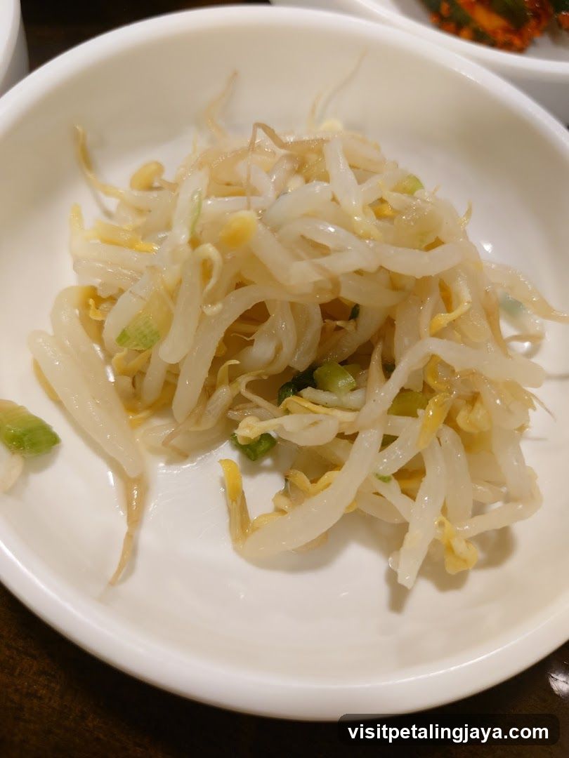 Braised Bean Sprouts (Mung Bean Salad)