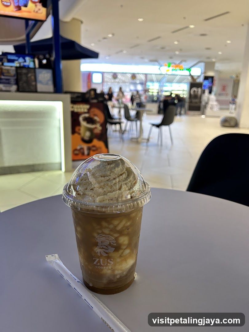 Zus Coffee Drink in Mall