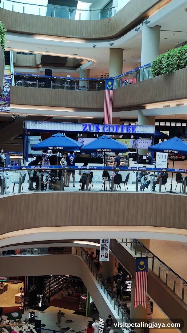 Zus Coffee in Shopping Mall