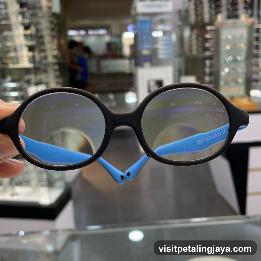 Eyeglasses Display