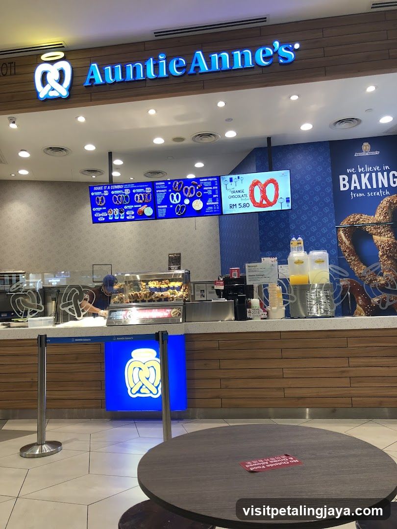 Auntie Anne's Store Interior