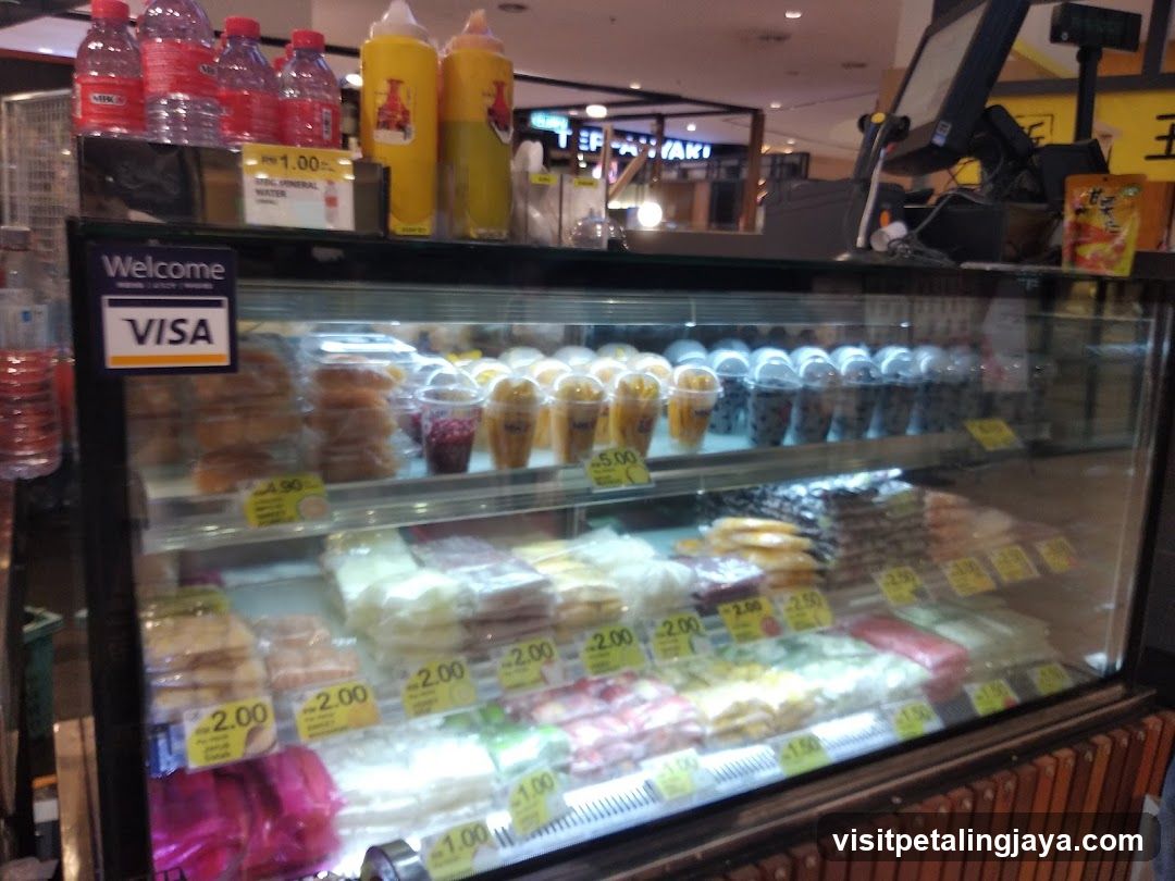 Bakery and Snack Display Case