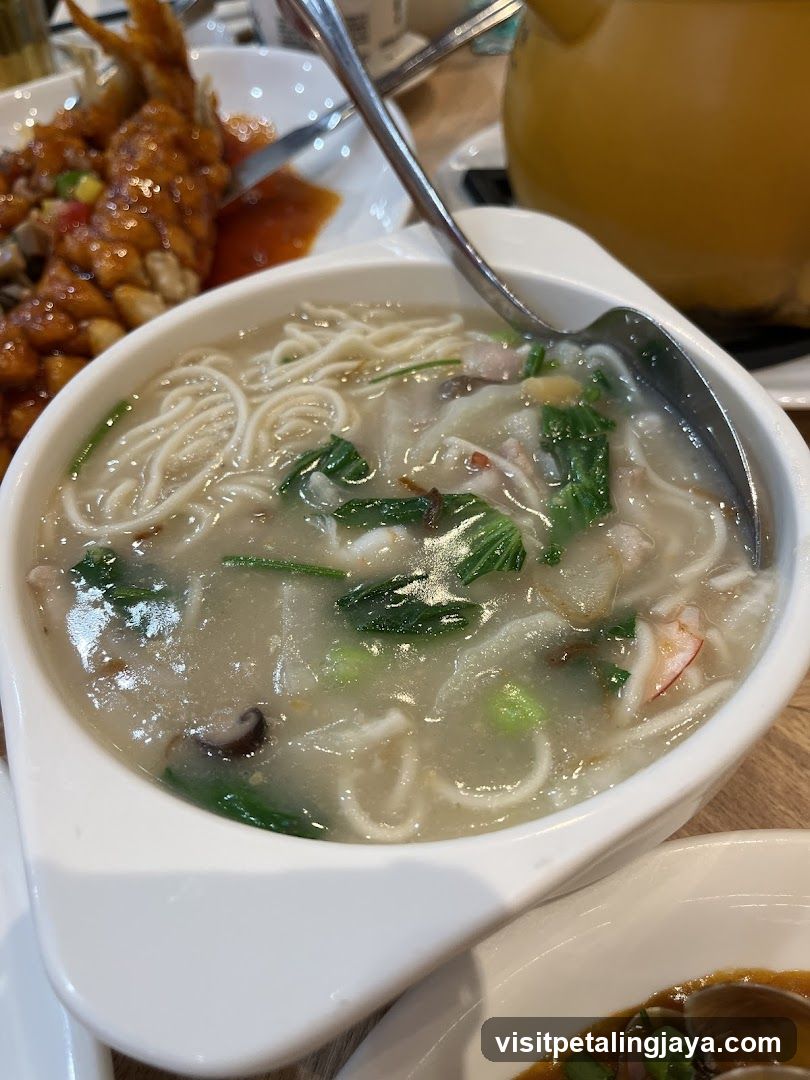 Noodle Soup with Vegetables and Seafood