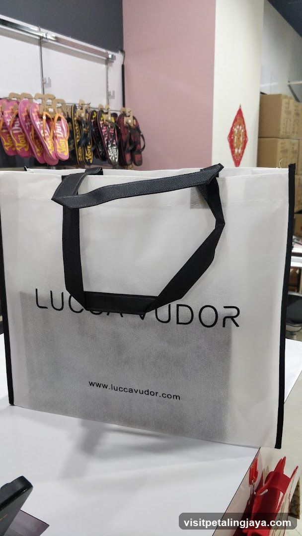 Shopping Bag Display