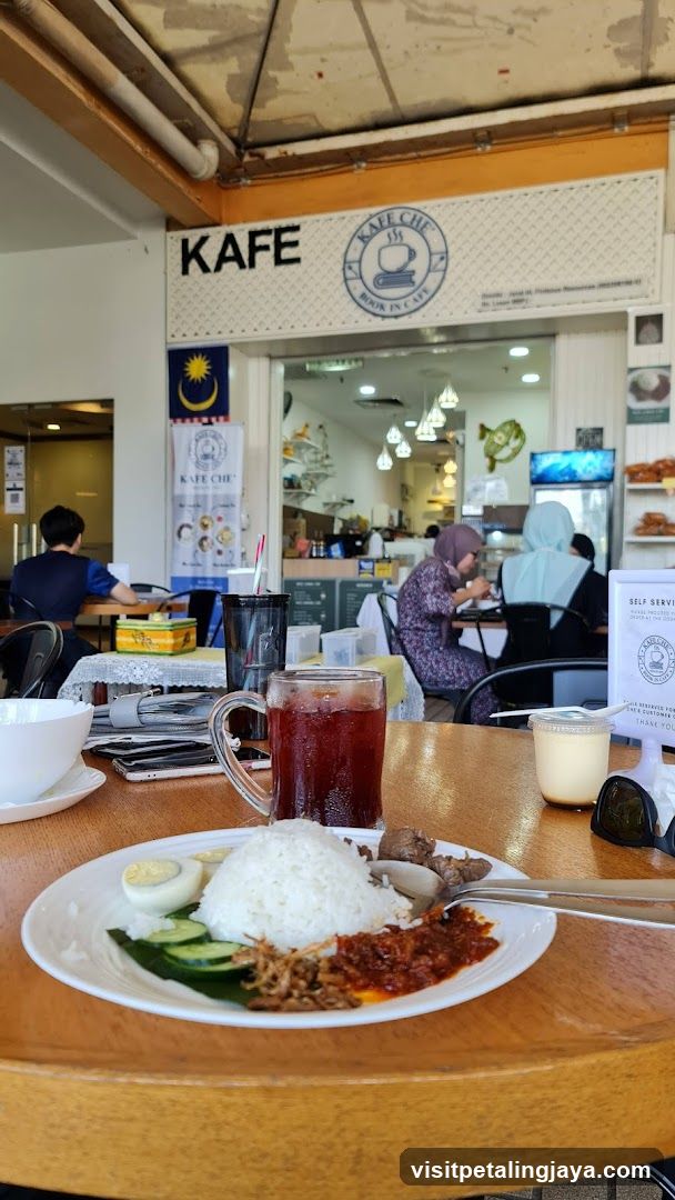 Kafe Chi Interior Dining Scene