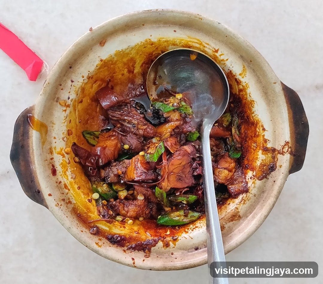 Sambal Beef in Clay Pot