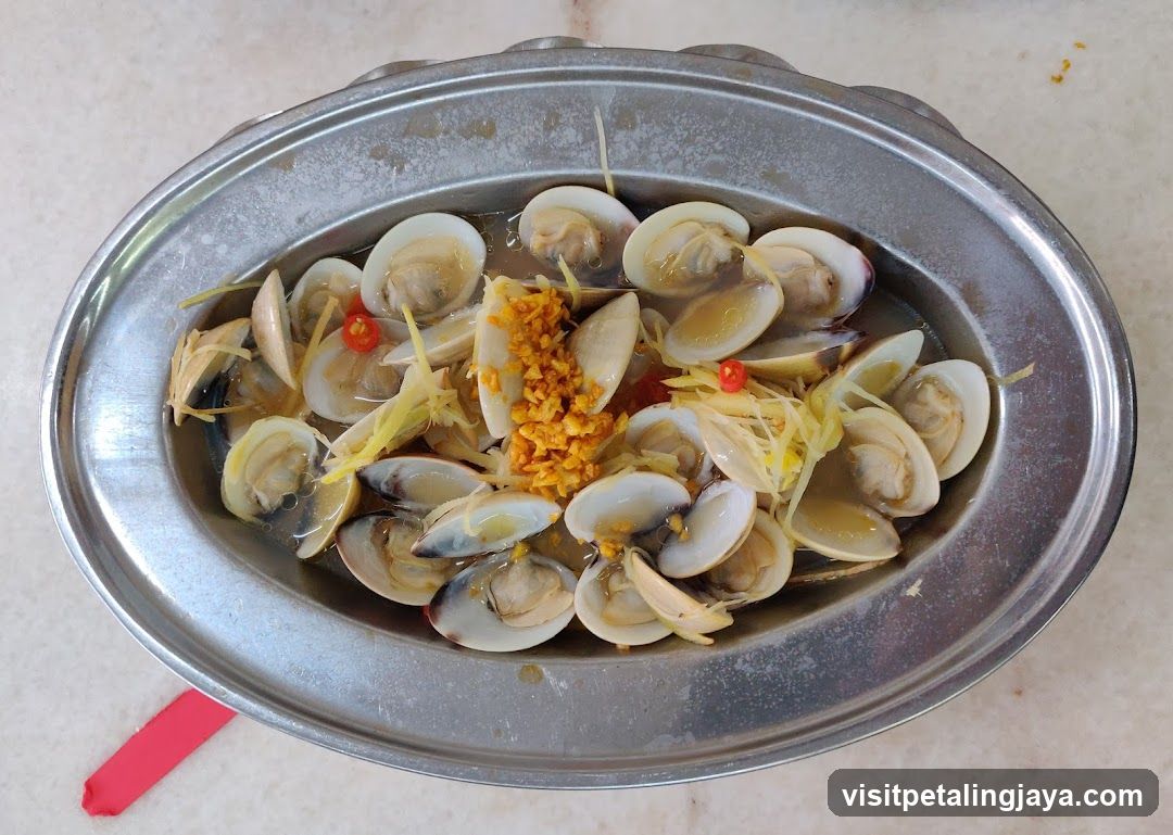 Steamed Clams with Ginger and Chili