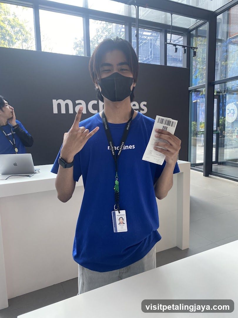 Staff at Apple Store