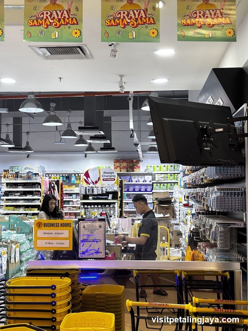 Raya Sama-Sama Store Interior
