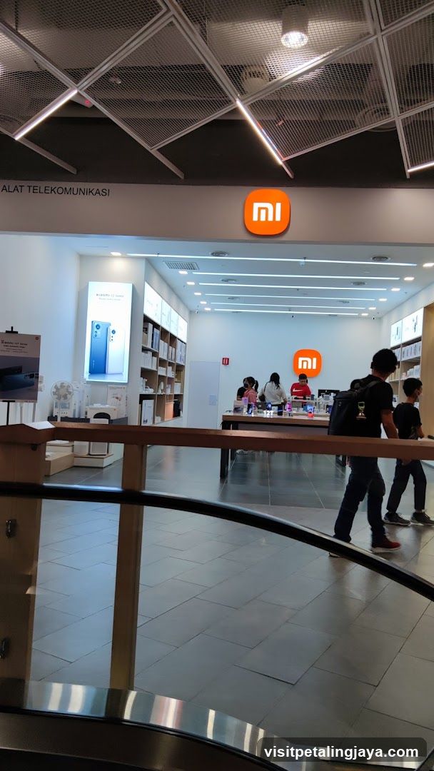 Xiaomi Store Interior