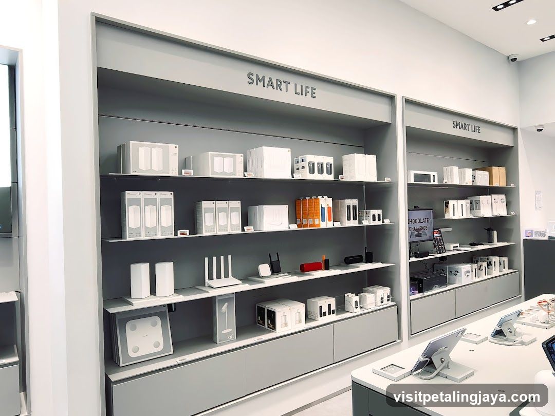 Smart Life Electronics Store Interior