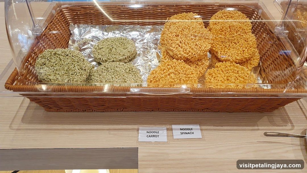 Noodle Display Basket