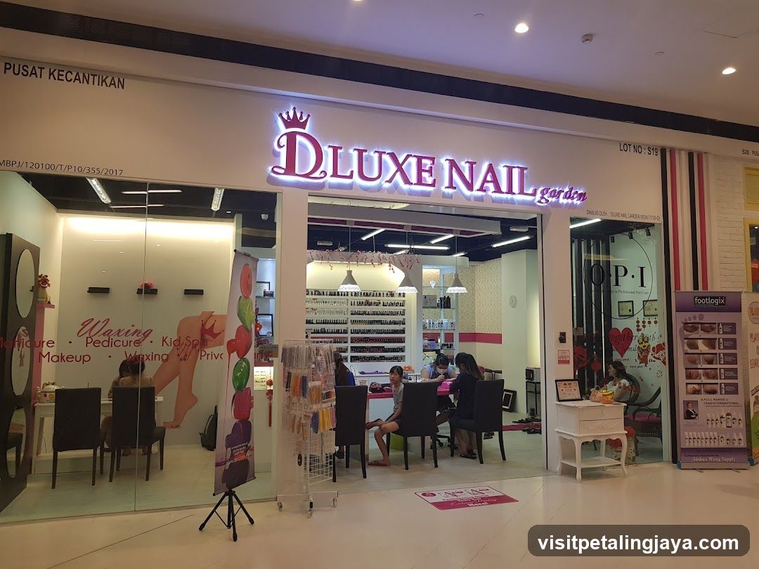 DLuxe Nail Garden