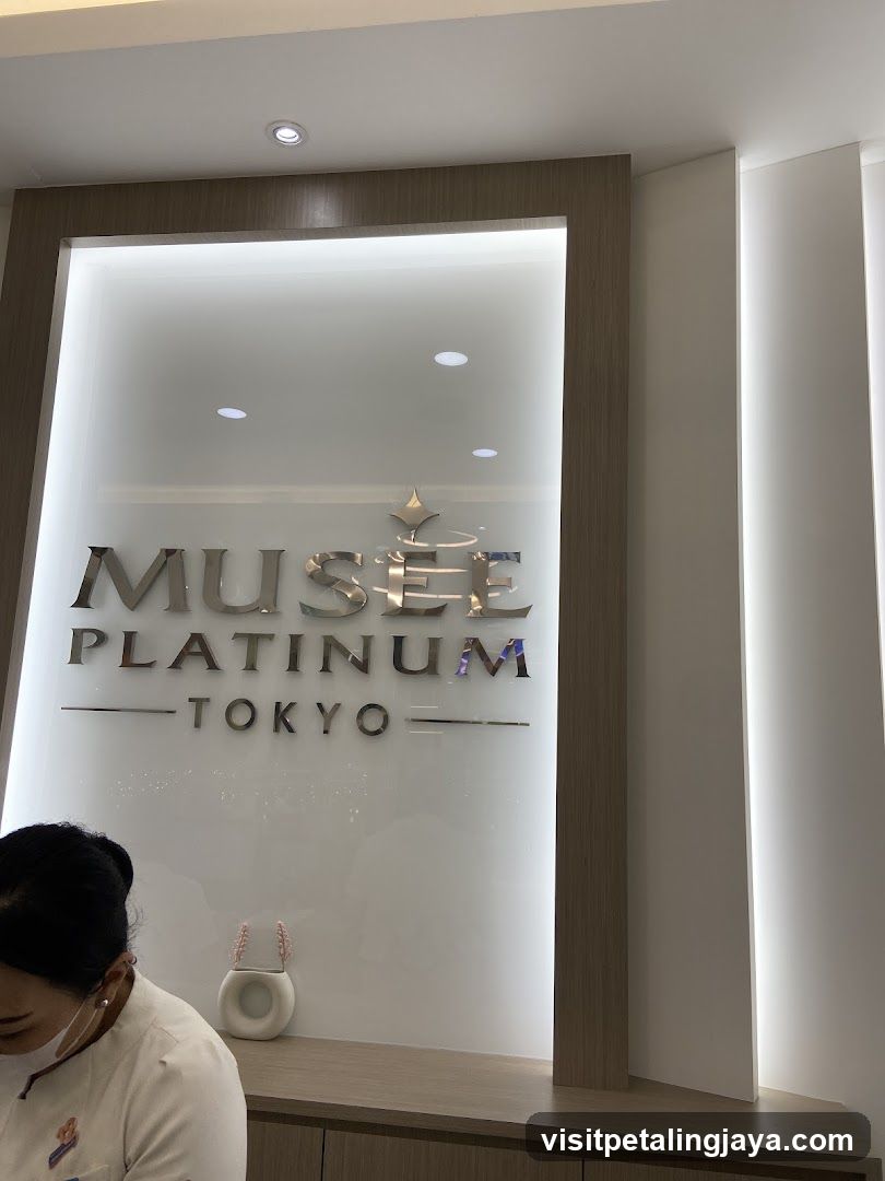 Musee Platinum Tokyo Interior Signage